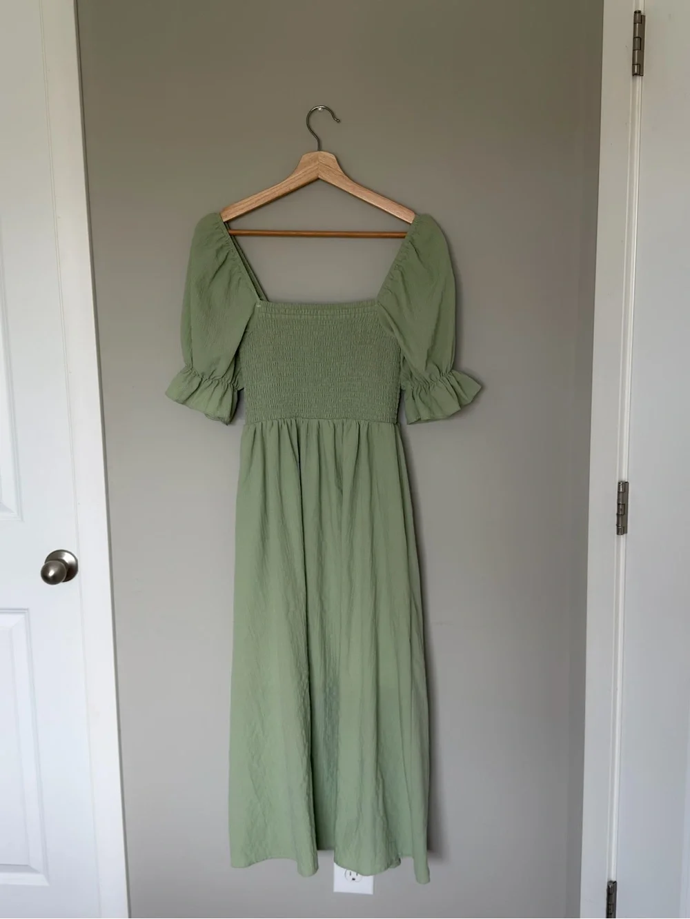 Altar’d State Sage Green Smocked Midi Dress Puff Sleeve Square Neck Size S - Picture 3 of 8